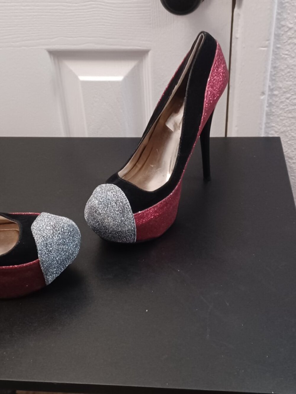 Charlotte Russe size 8 Red White Black Glitter Platform Stiletto 5 in Heels Pump